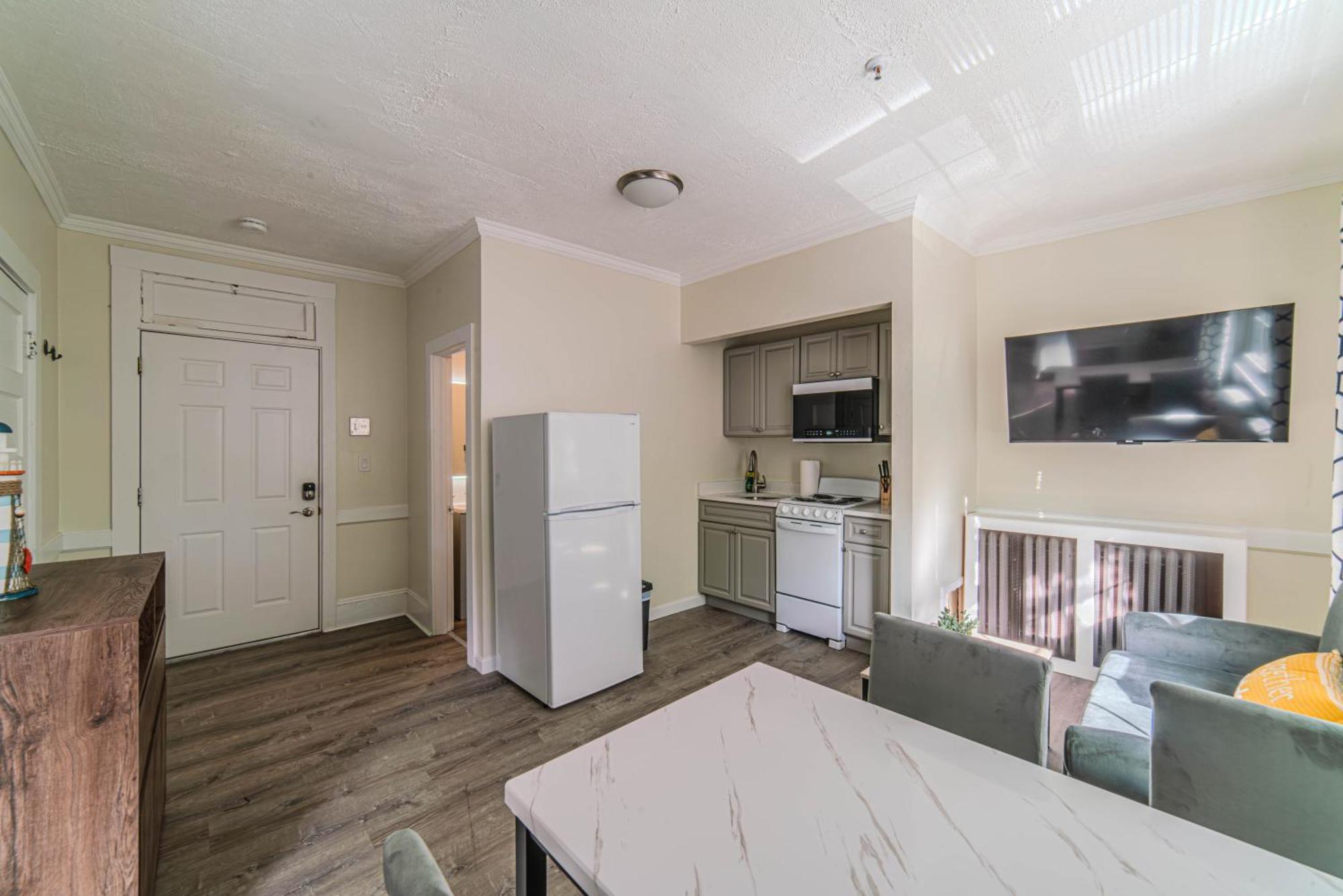 Apartment 150 Main Street *